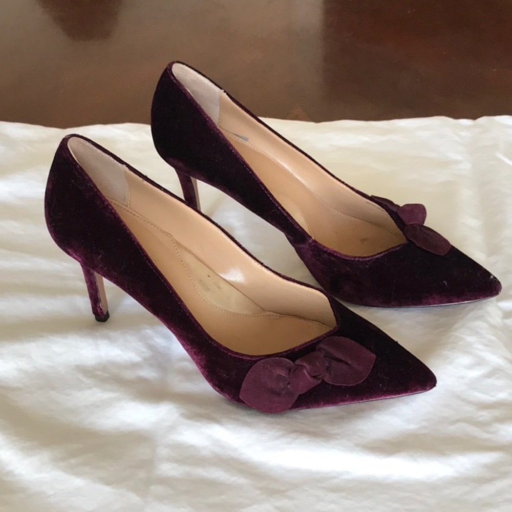 Banana Republic wine red velvet heels